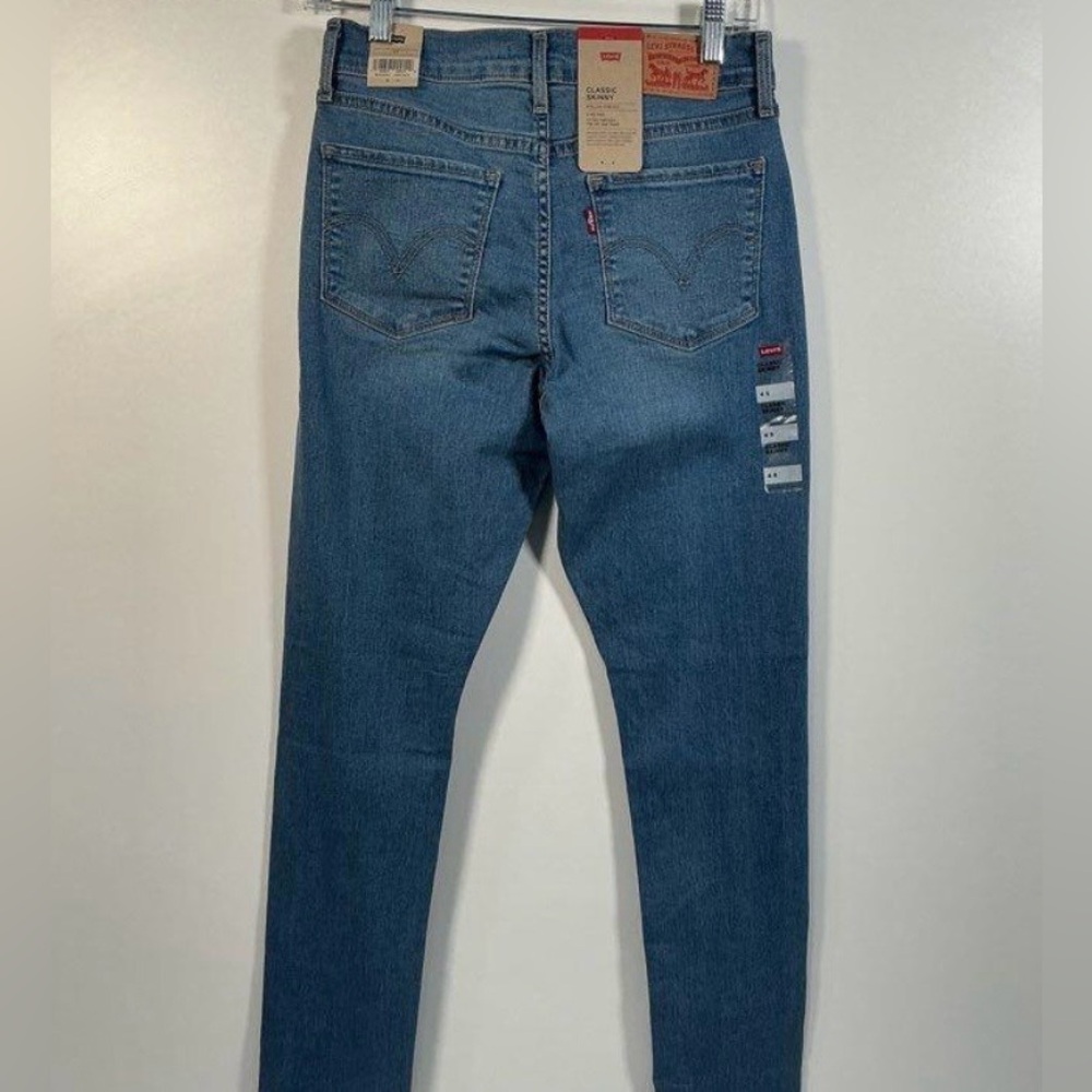 Levi's Women's Classic Skinny Jeans - Picture 3 of 6